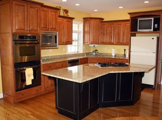 5312 High Crest Dr, Crestwood, KY 40014