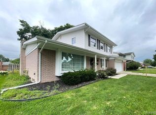 31245 Bretz Dr, Warren, MI 48093
