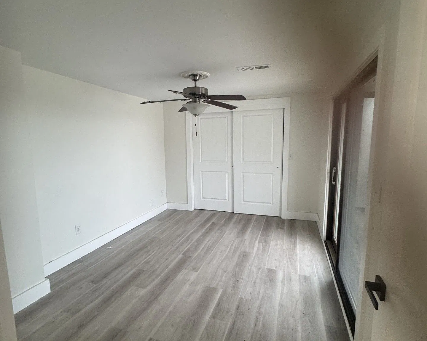 2 bed, 1.0 bath, $1,300 — Photo 2