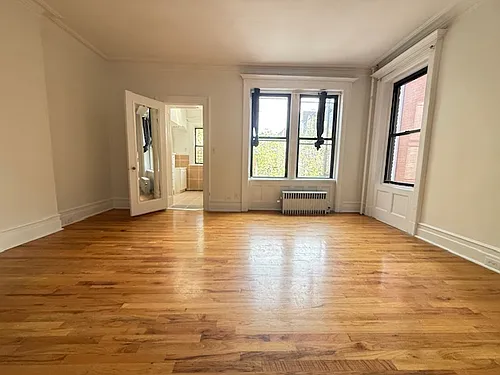 867 Park Pl #3B Photo 1