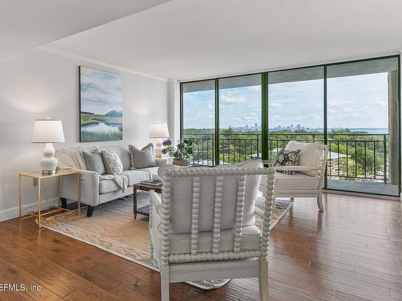 2nd image of 4401 LAKESIDE Drive #1101