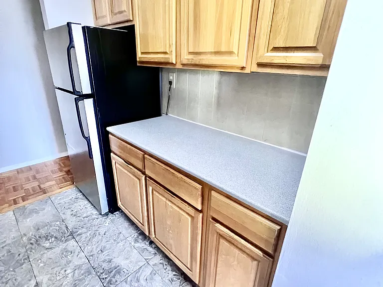 4430 Douglaston Pkwy #6H — Photo 16