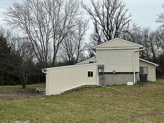 5th image of 54 N Magnolia Dr