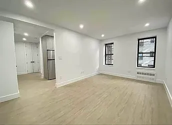 1015 Washington Avenue, #FOUR