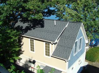 16482 W Lake Rd, Branchport, NY 14418