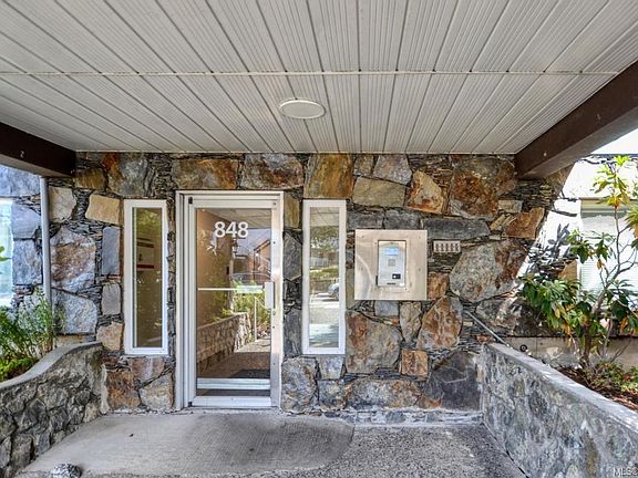 2nd image of 848 Esquimalt Rd #312