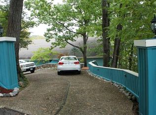 566 Murray Hill Rd, Sunrise Beach, MO 65020