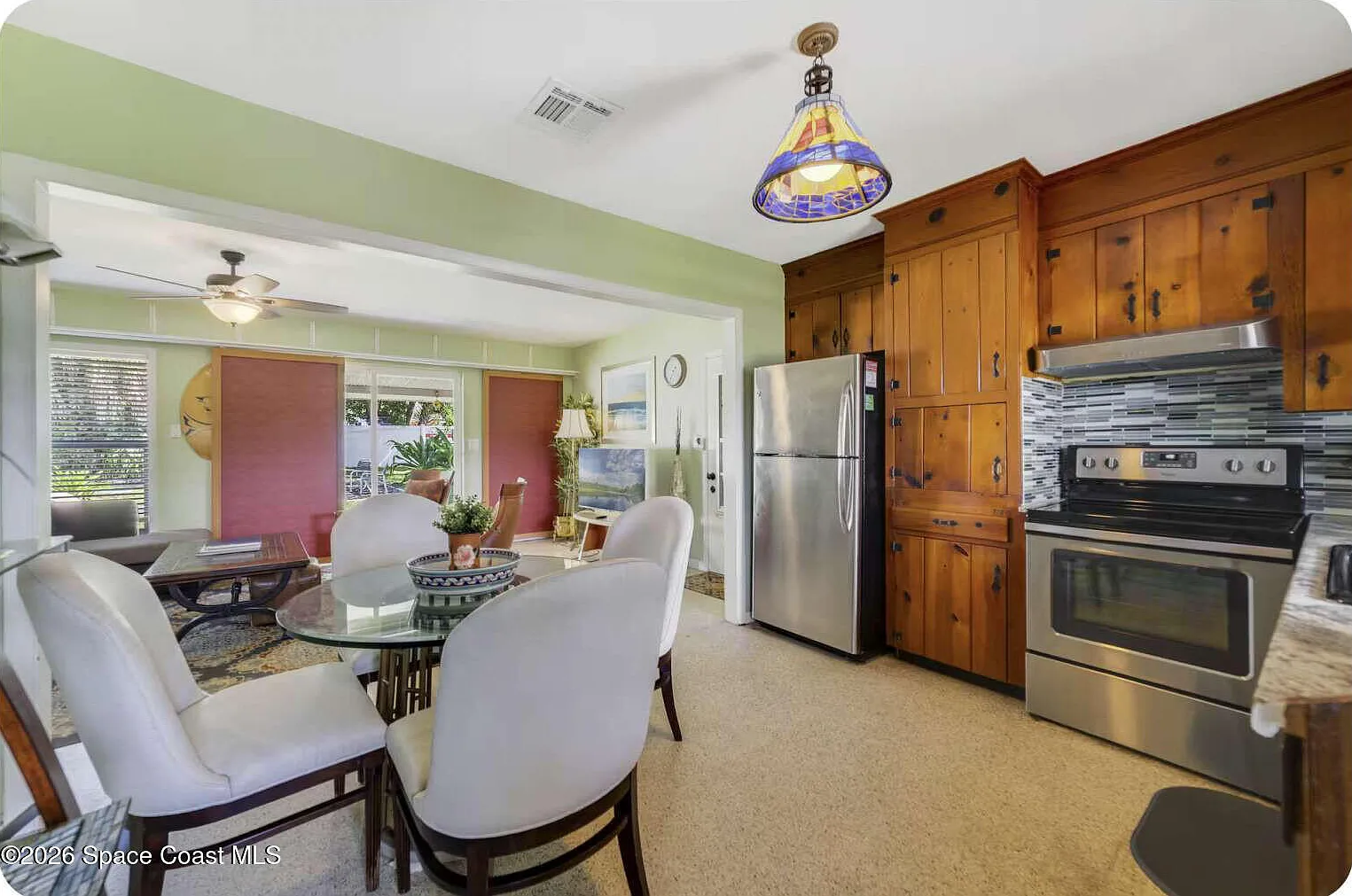 3 bed, 2.0 bath, 960 sqft, $4,200 — Photo 3