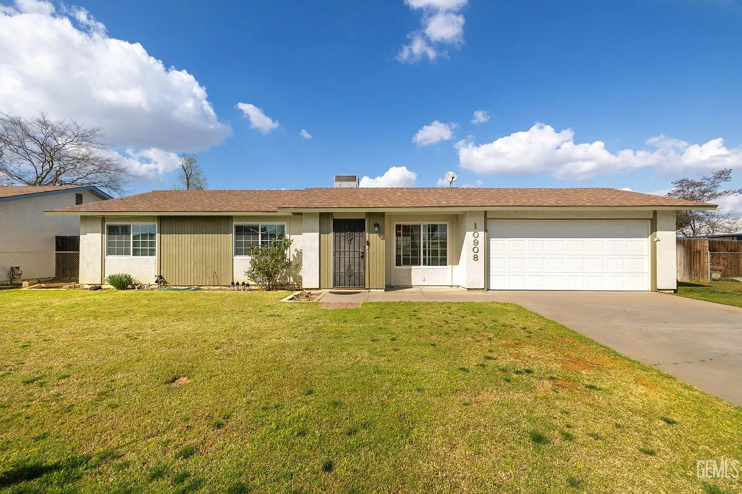 10908 Michele Ave photo 1