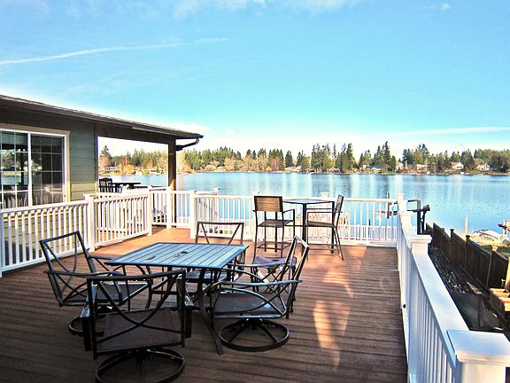 Gorgeous Long Lake views.