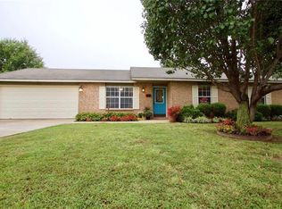 1391 N Plum Tree Dr, Fayetteville, AR 72704