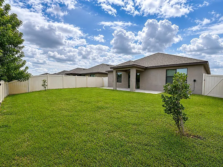 927 Remington Green Dr SE — Photo 42