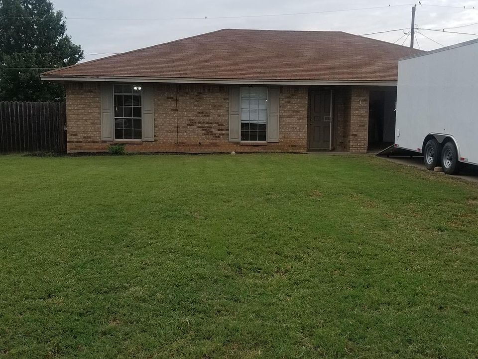 1st image of 7 Anita Ln