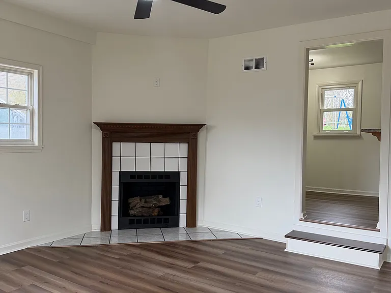 99 Phillips Ln — Photo 4