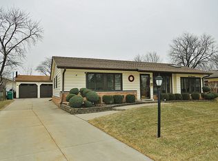 617 Charing Cross Rd, Elk Grove Village, IL 60007
