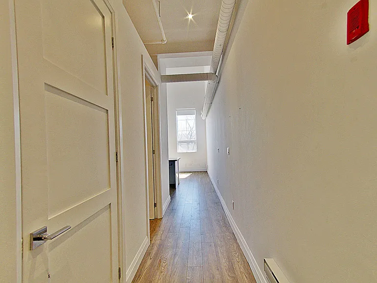 220 Dundurn St S — Photo 22