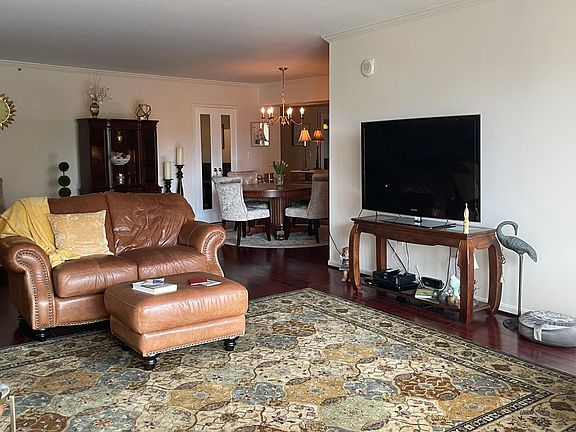 4th image of 1300 Crystal Dr APT 706S