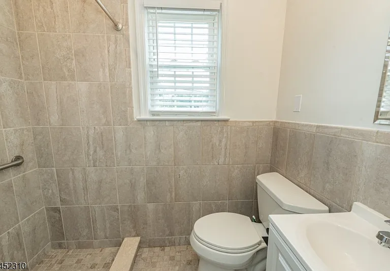 160 Bloomfield Ave #B — Photo 10