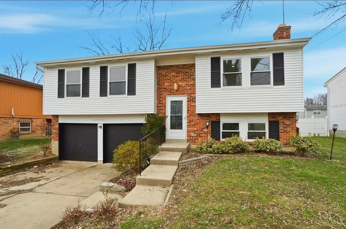 3 bed, 1.5 bath, 1508 sqft, $2,300 — Photo 1