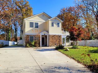 7122 Oak Ridge Rd, Falls Church, VA 22042