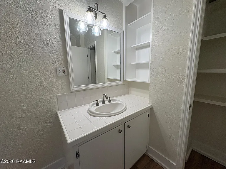 524 Cedar Crest Ct — Photo 12
