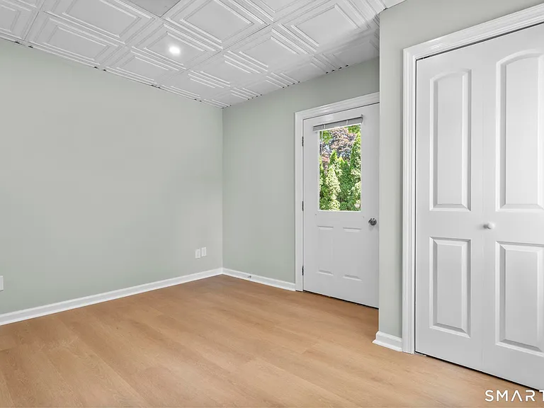 184 Maple St — Photo 9