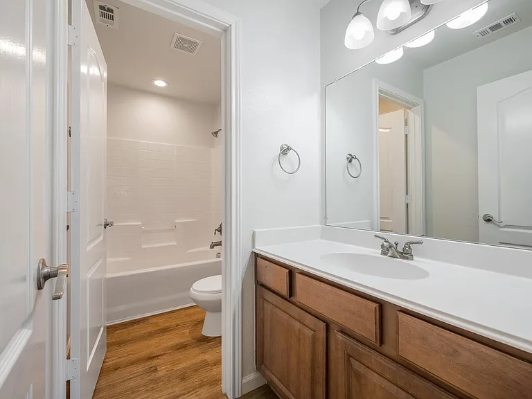 826 Hazels Way — Photo 17