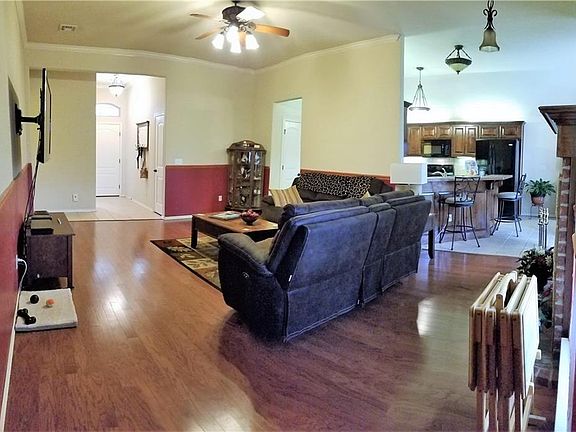 5th image of 509 SW 162nd St