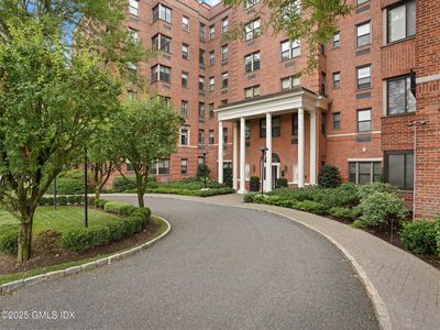 40 W Elm St APT 1M, Greenwich, CT, 06830