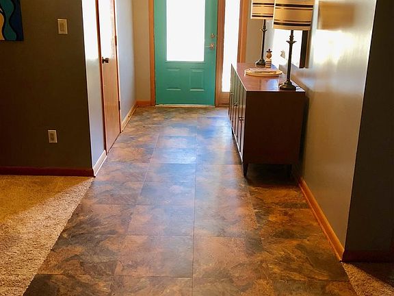 4th image of 8665 Beechcroft Pl N