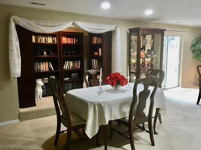 8674 Gatewick Dr — Photo 3
