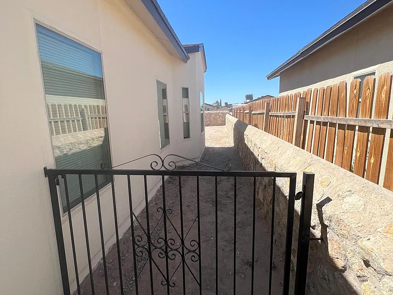 340 Isaias Ave — Photo 5