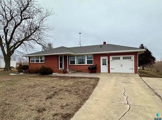29882 Cory Ave, Adrian, MN 56110