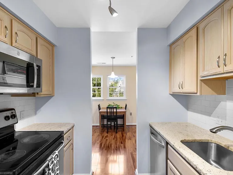 8371 Montgomery Run Rd #J — Photo 5
