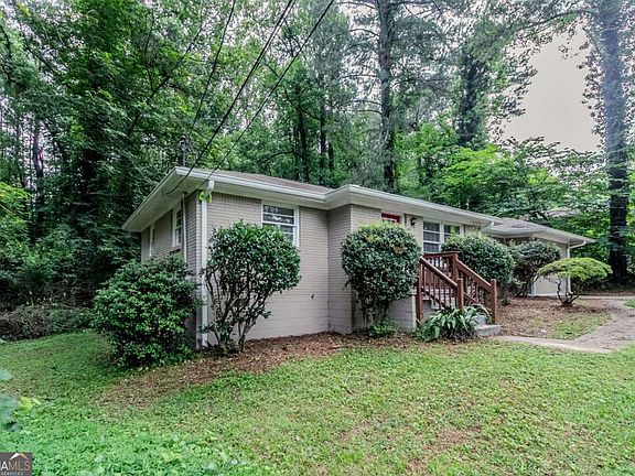 2nd image of 1715 Lee St