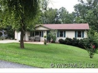 41 Laurel Way W, Horse Shoe, NC 28742