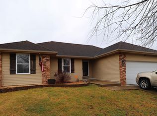 408 Charm Dr, Nixa, MO 65714