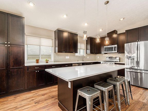 4th image of 231 Canby Ct
