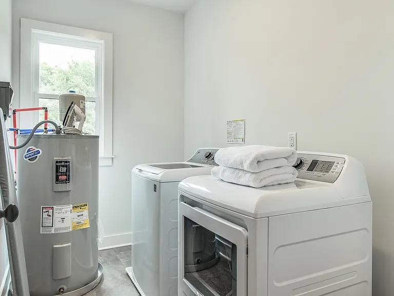 418 Douglas Ave — Photo 19