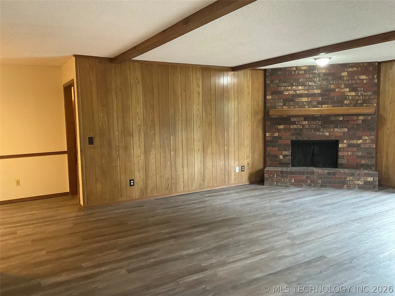 3 bed, 2.0 bath, 1560 sqft, $1,450 — Photo 4