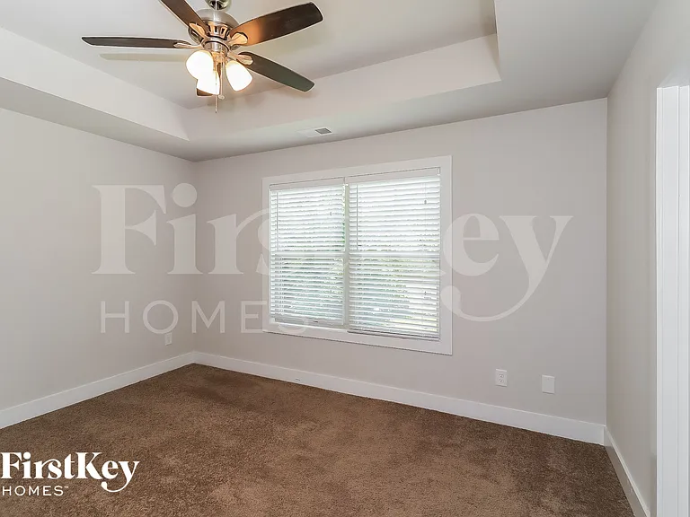 4535 Bonneville Dr — Photo 10