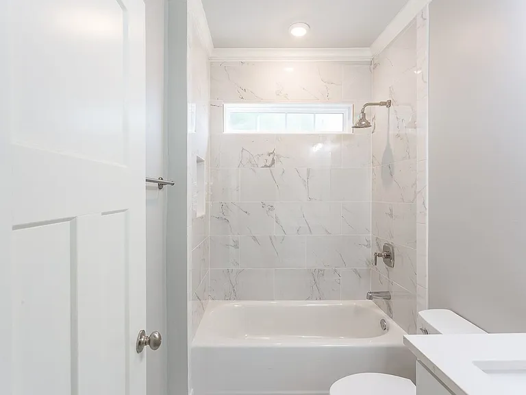 1025 Peachtree St — Photo 9