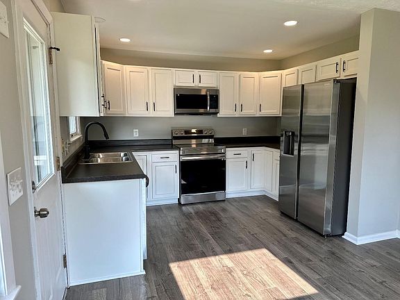 4th image of 7985 Ferry St