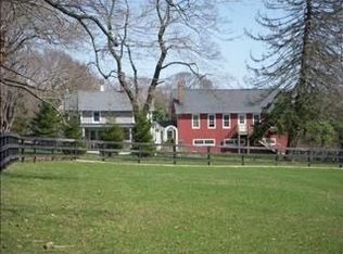 848 Old Quaker Hill Rd, Pawling, NY 12564