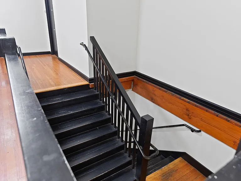 1306 NW Hoyt St #207 — Photo 20