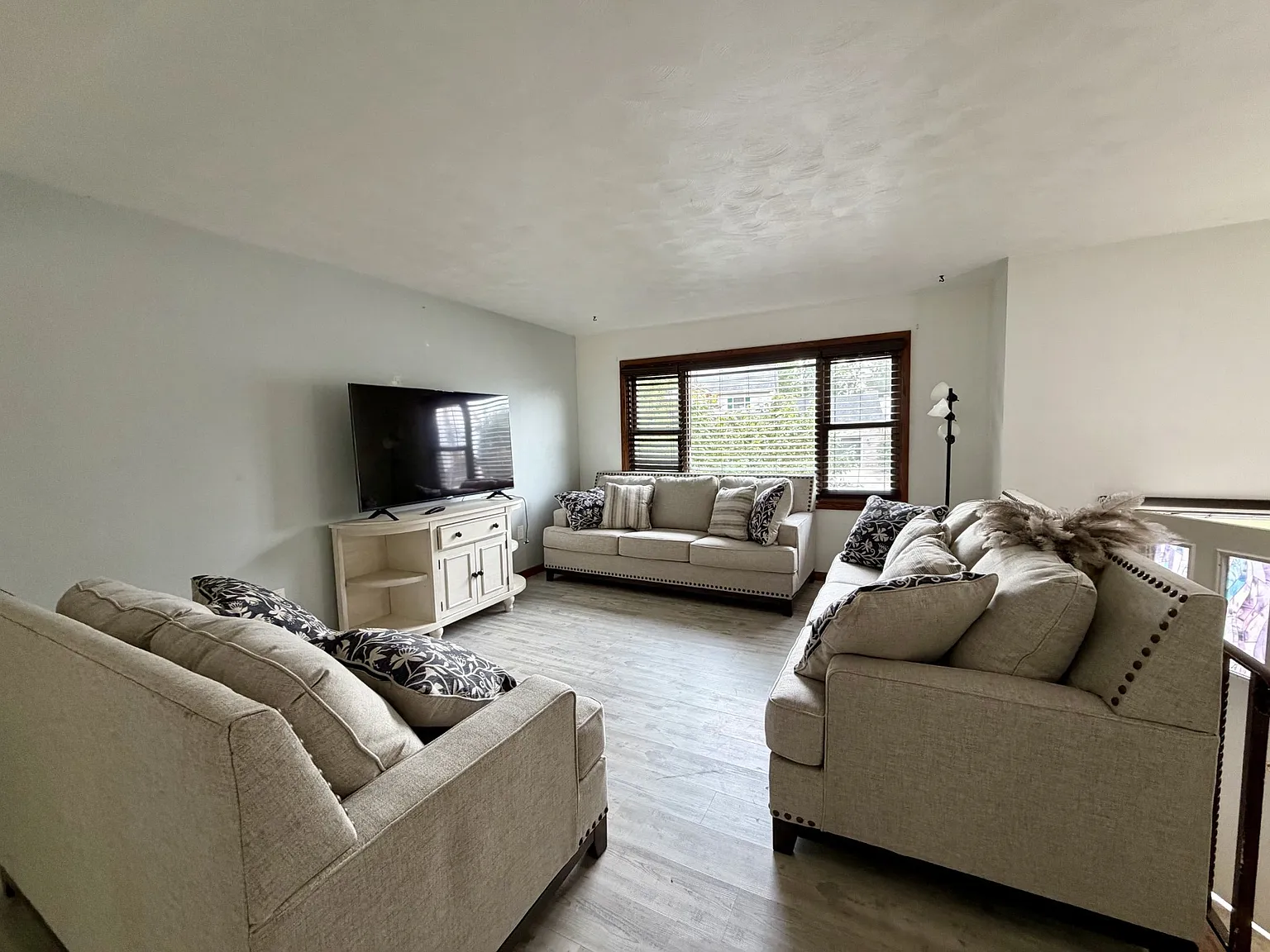 3 bed, 1.5 bath, 1528 sqft, $1,800 — Photo 3