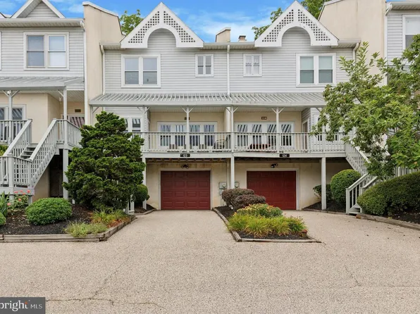 123 Barley Sheaf Dr, East Norriton, PA 19403