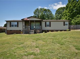286 Reedy Fork Dr, Lexington, NC 27295