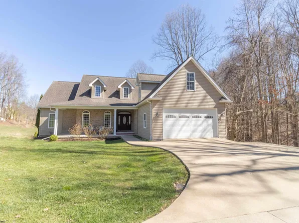 1214 Fawn View Dr, Fairmont, WV 26554