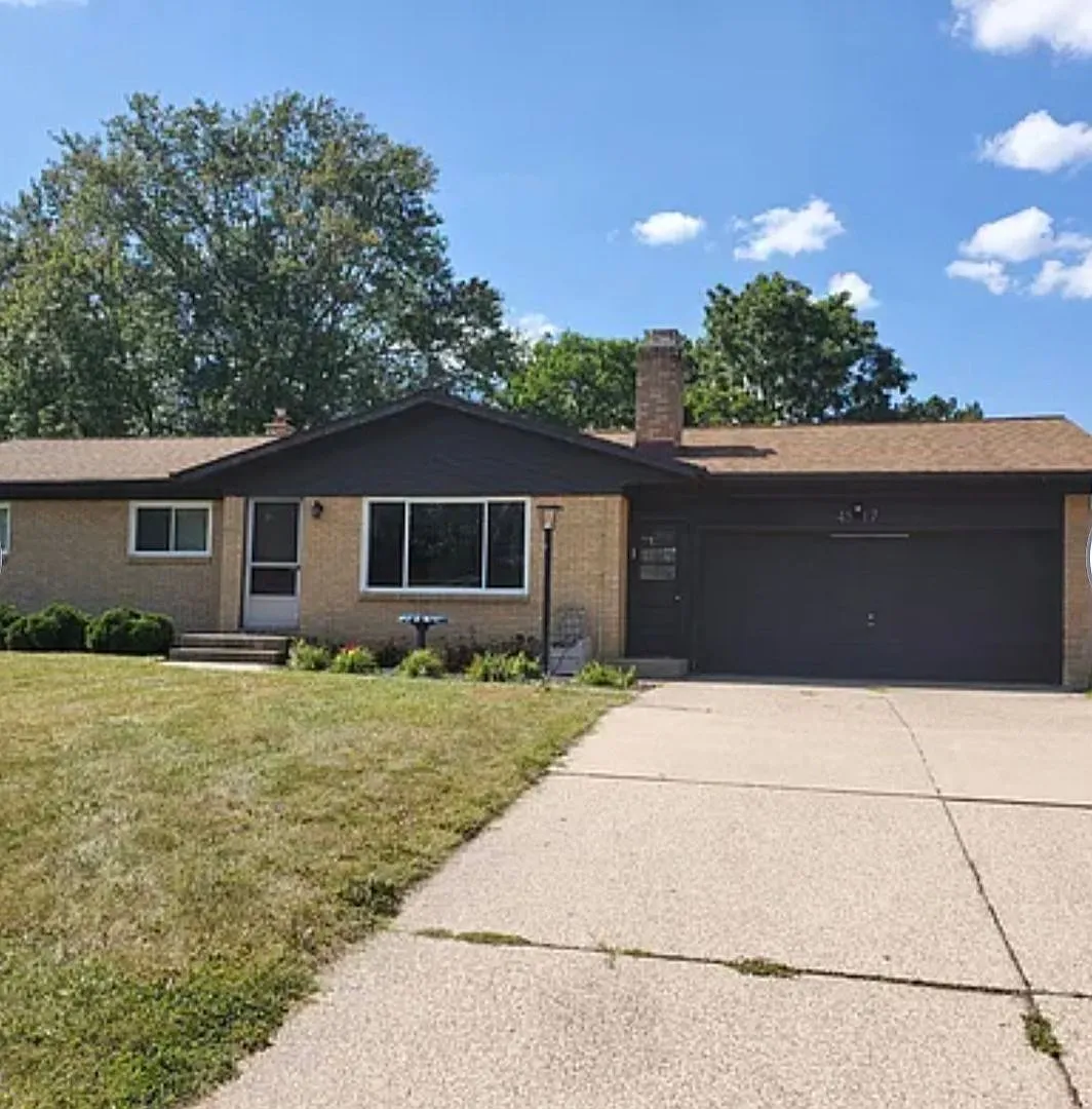3 bedroom Kentwood Home for Rent — Photo 1